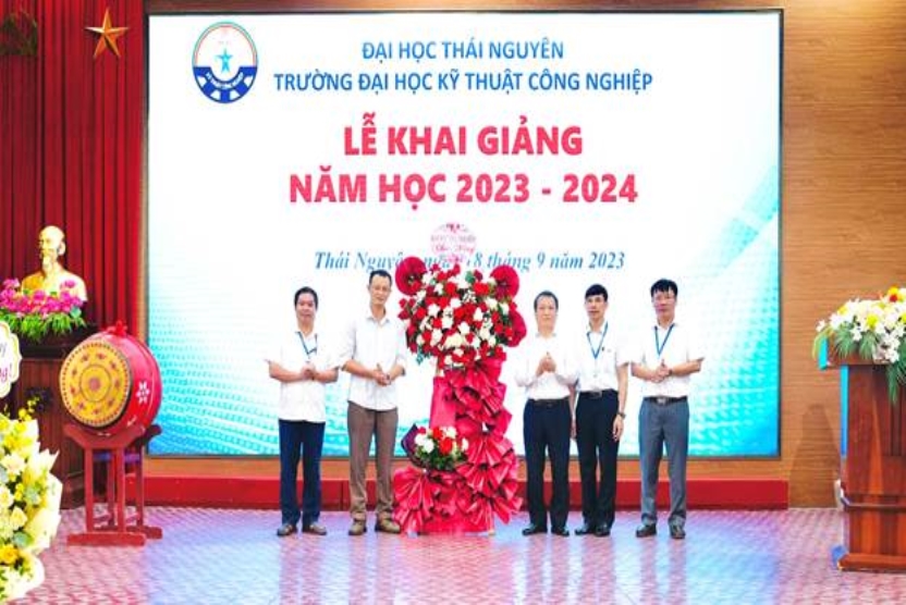 Trường Đại học Kỹ thuật Công nghiệp tổ chức Lễ khai giảng năm học 2023-2024