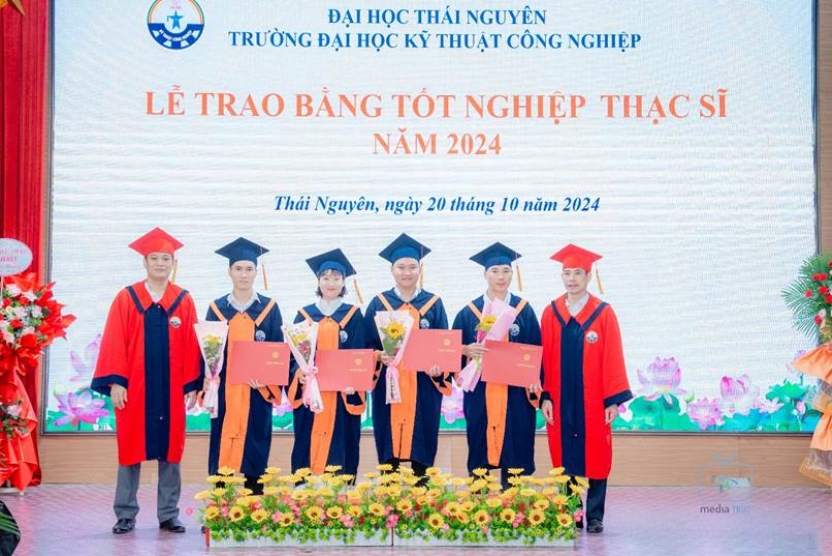 Trường Đại học Kỹ thuật Công nghiệp tổ chức Lễ trao bằng Tốt nghiệp Đợt 1 năm học 2024 – 2025