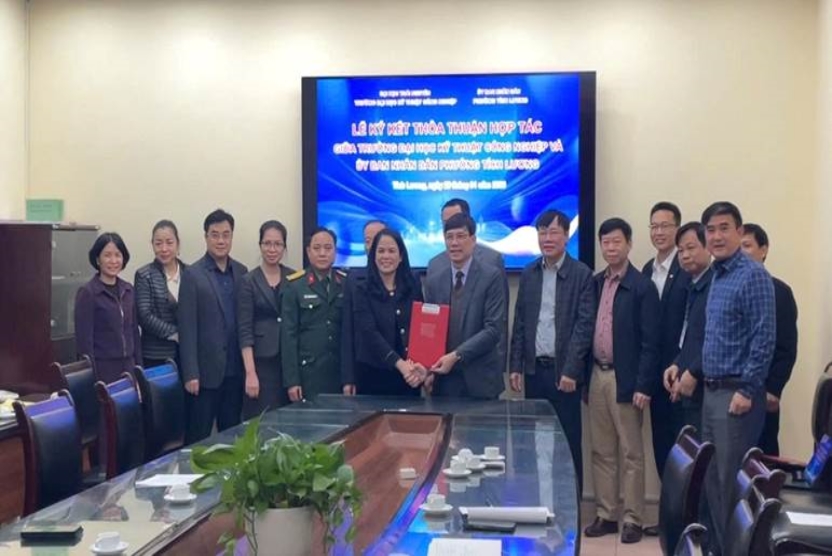 Trường Đại học Kỹ thuật công nghiệp ký kết thỏa thuận hợp tác với Ủy ban nhân dân phường Tích Lương