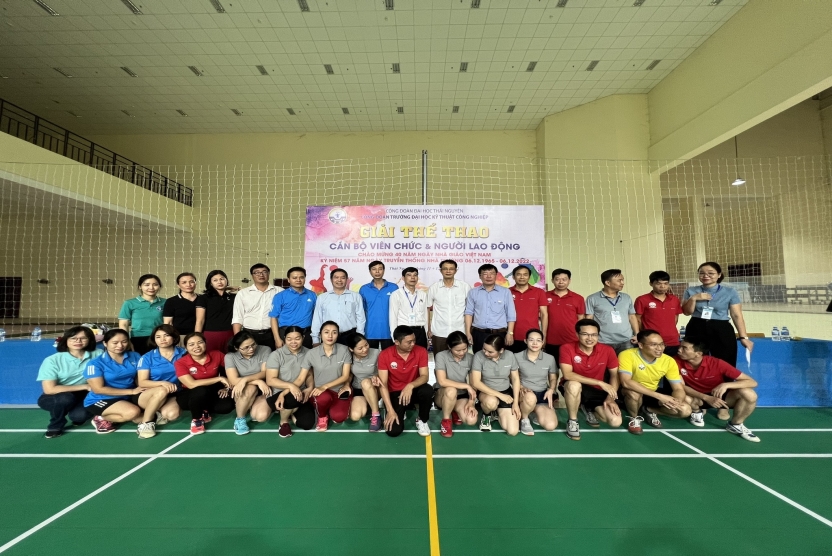 Sôi động giải thể thao chào mừng 40 năm ngày nhà giáo Việt Nam và kỷ niệm 57 năm ngày truyền thống nhà trường 6.12.1965 - 6.12.2022