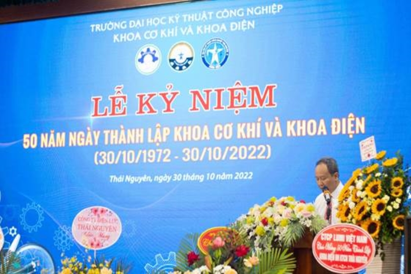 Trường Đại học Kỹ thuật Công nghiệp tổ chức mít tinh kỷ niệm 50 năm ngày thành lập khoa Cơ khí và khoa Điện